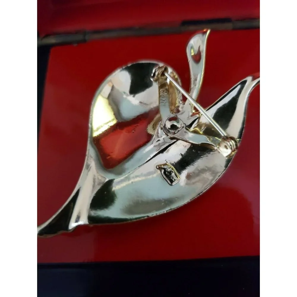 Vintage gold tone Brooch Pin Leaf with Rhinestones Signed